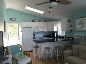 Fully equipped kitchen with dishwasher